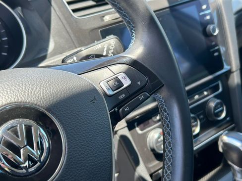 Used 2019 Volkswagen e-Golf SE w/ Driver Assistance Package FWD image 22