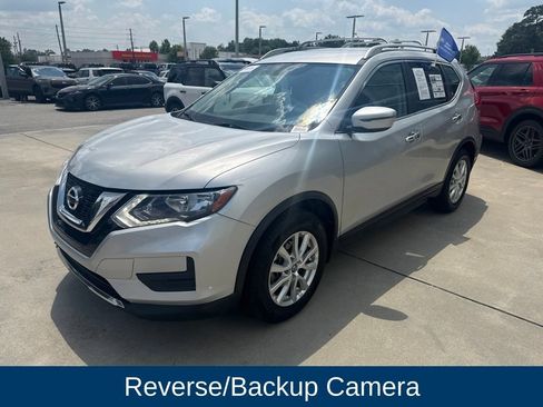 Used 2017 Nissan Rogue SV FWD image 3