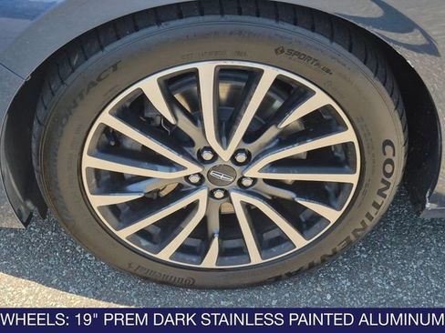 Used 2017 Lincoln Continental Select AWD/4WD image 29
