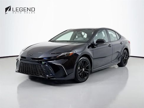 Used 2025 Toyota Camry SE w/ Convenience Package AWD/4WD image 1