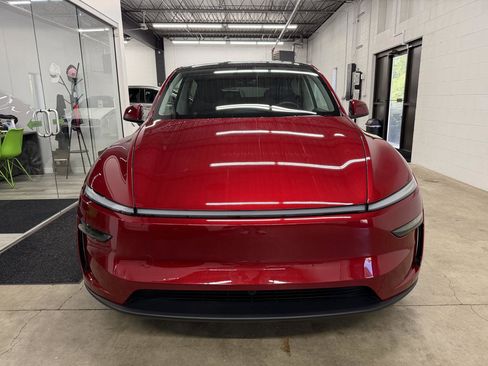 Used 2026 Tesla Model Y Long Range AWD/4WD image 2