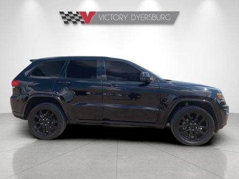 Used 2020 Jeep Grand Cherokee Altitude AWD/4WD image 3