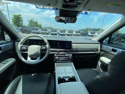 Used 2025 Hyundai Santa Fe SE FWD image 27