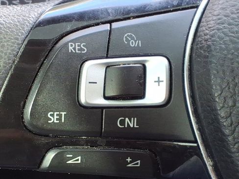 Used 2016 Volkswagen Passat 1.8T S image 24