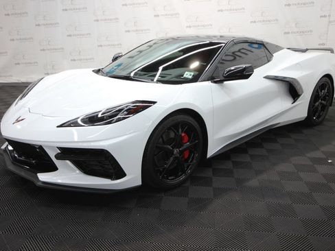 Used 2021 Chevrolet Corvette Stingray Preferred Conv w/ Z51 Performance Package RWD image 3