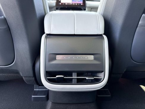 New 2026 Lincoln Nautilus Premier image 16