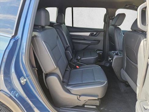 Used 2025 Buick Enclave Preferred AWD/4WD image 20