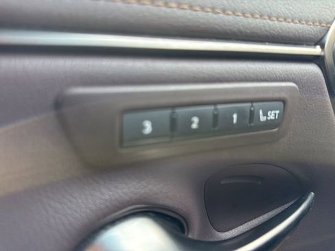 Used 2019 Lexus ES 300h Ultra Luxury w/ Accessory Package 2 image 15