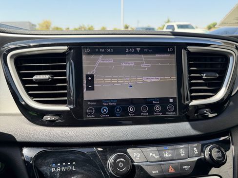 Used 2020 Chrysler Pacifica Touring-L w/ Advanced Safetytec Group AWD/4WD image 22