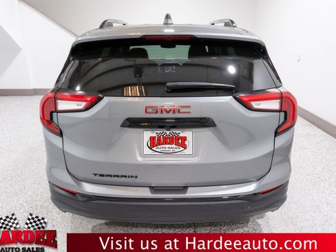 Used 2023 GMC Terrain SLE w/ Driver Convenience Package image 4