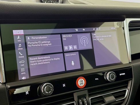 New 2026 Porsche Macan image 18