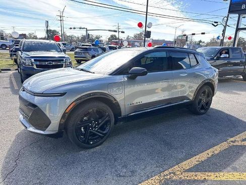 New 2026 Chevrolet Equinox EV RS image 3