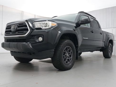 Used 2018 Toyota Tacoma SR5 image 1