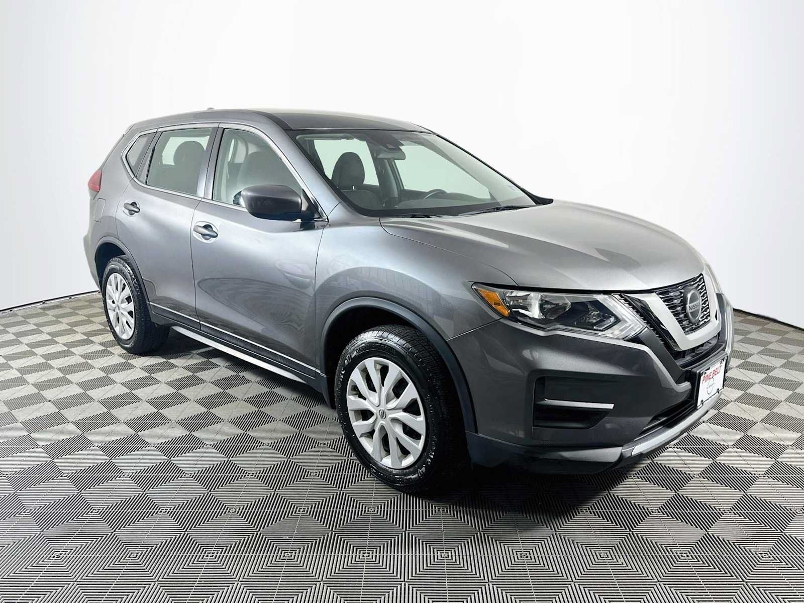 Used 2020 Nissan Rogue S AWD/4WD image 3