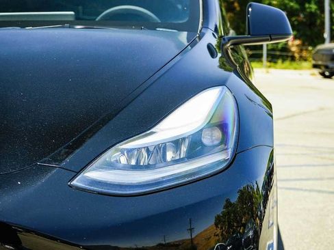 Used 2025 Tesla Model Y Long Range RWD image 7