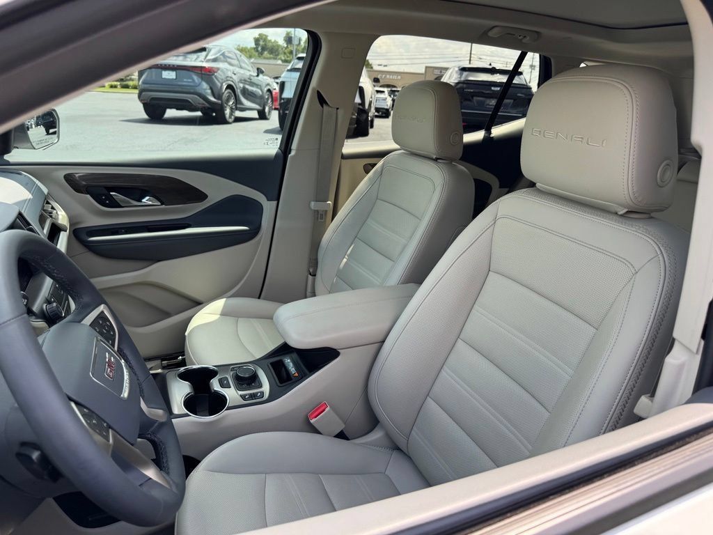 Used 2023 GMC Terrain Denali AWD/4WD image 9