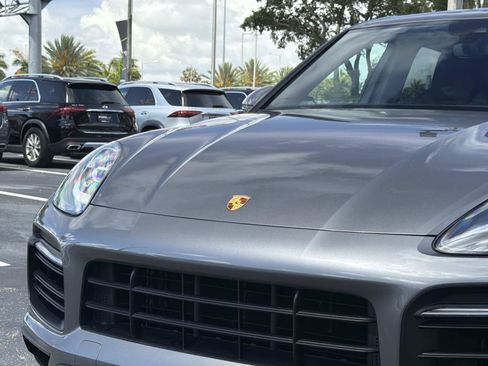 Used 2019 Porsche Cayenne S AWD/4WD image 10