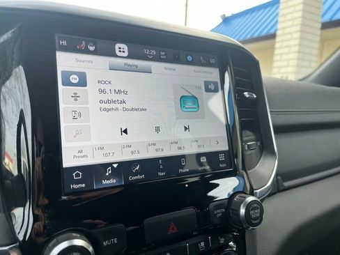 Used 2024 RAM 1500 Laramie image 2