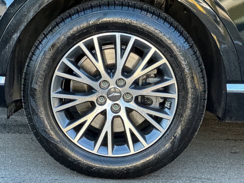 Used 2022 Genesis GV80 2.5T w/ Advanced Package 03 image 28