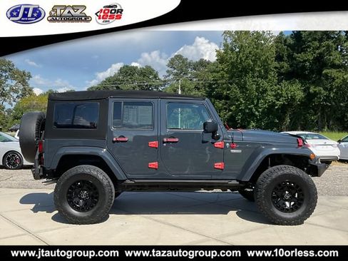 Used 2017 Jeep Wrangler Unlimited Rubicon AWD/4WD image 8