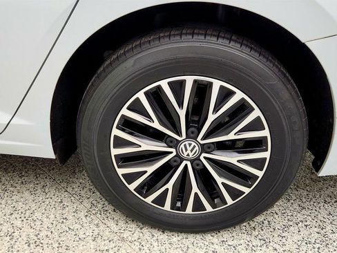 Used 2019 Volkswagen Jetta SE image 9