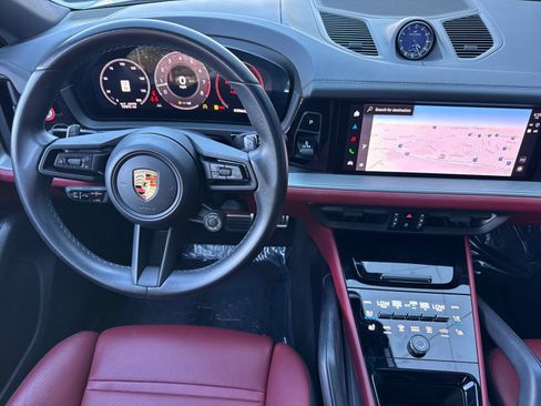 Certified 2024 Porsche Cayenne S AWD/4WD image 15