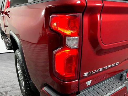 Used 2022 Chevrolet Silverado 3500 High Country w/ Z71 Off-Road Package AWD/4WD image 24