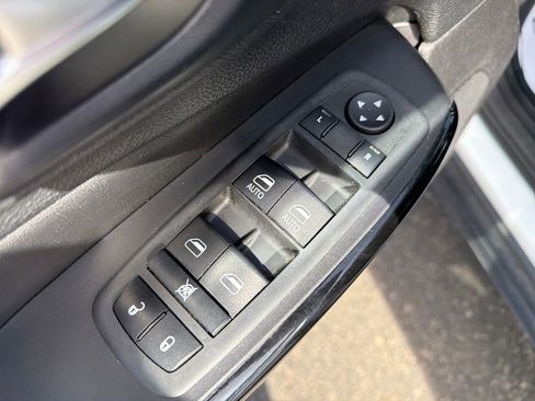 Used 2018 Jeep Compass Latitude w/ Popular Equipment Group image 13