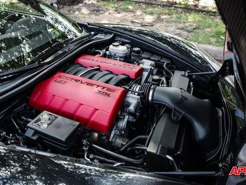 Used 2013 Chevrolet Corvette 427 w/ 1SB Preferred Equipment Group RWD image 25