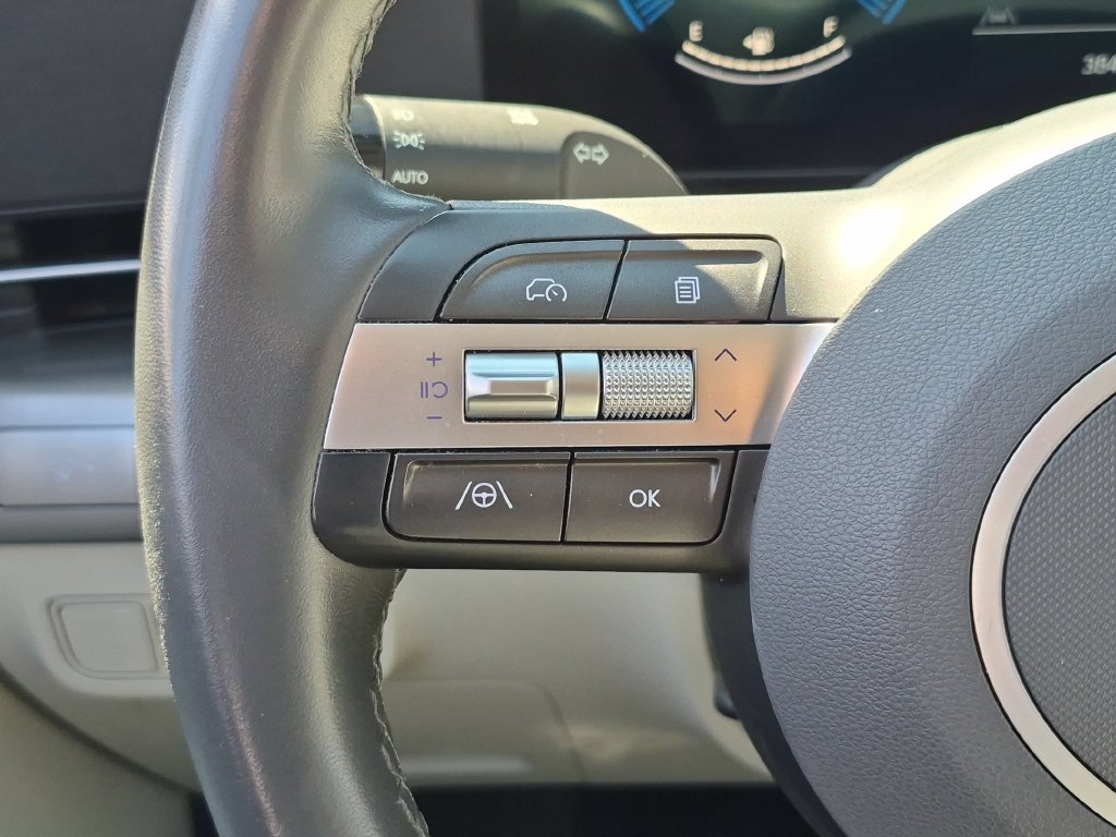 Used 2025 Hyundai Kona SEL FWD image 21