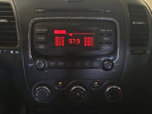 Used 2018 Kia Forte LX FWD image 25
