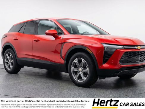 Used 2025 Chevrolet Blazer LT FWD image 1