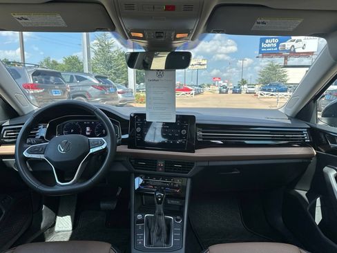 Used 2026 Volkswagen Jetta SEL FWD image 19