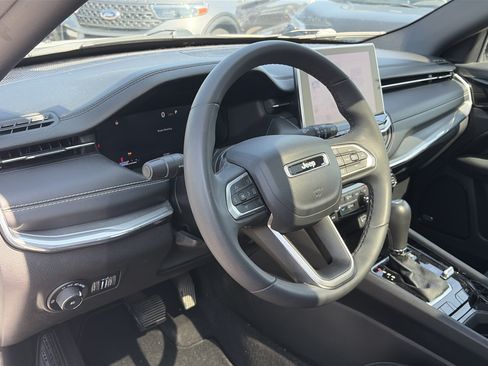 Used 2023 Jeep Compass High Altitude AWD/4WD image 17