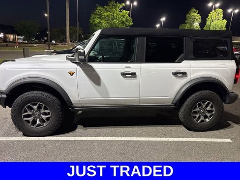 Used 2023 Ford Bronco Badlands image 3