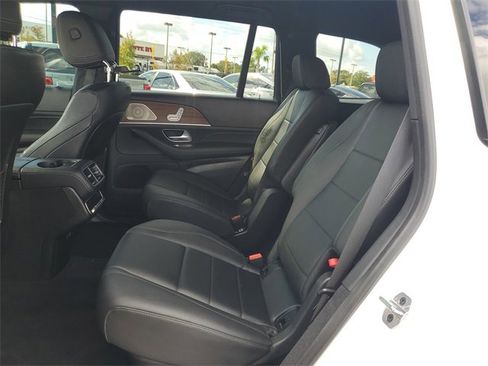 Used 2025 Mercedes-Benz GLS 450 4MATIC image 9