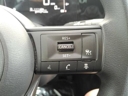 Used 2025 Nissan Kicks SV FWD image 33
