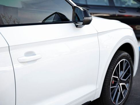 Used 2024 Audi SQ5 Premium Plus w/ Premium Plus Package image 8