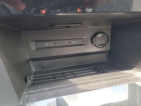 New 2025 Volkswagen Taos SEL image 26