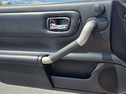 Used 2001 Toyota MR2 image 36