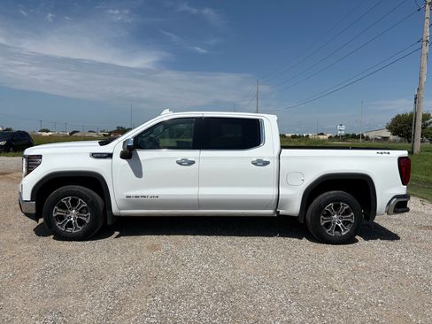 Used 2025 GMC Sierra 1500 SLT AWD/4WD image 8