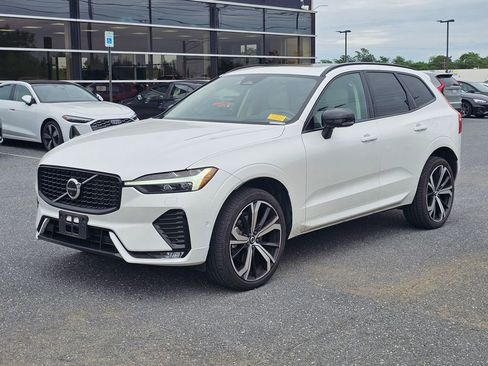 Used 2023 Volvo XC60 B6 Ultimate w/ Protection Package Premier AWD/4WD image 16