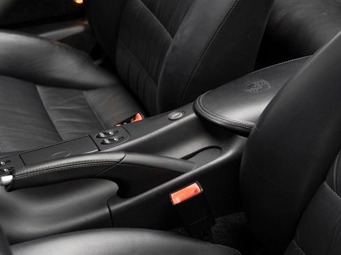 Used 2004 Porsche 911 Turbo image 17