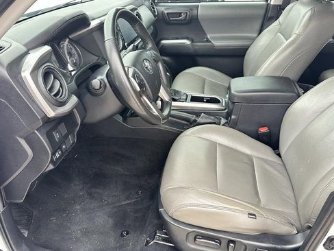 Used 2022 Toyota Tacoma SR5 image 6