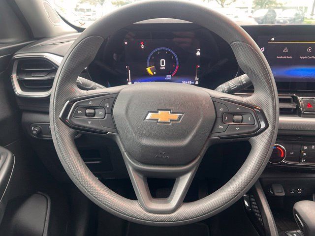 Used 2025 Chevrolet TrailBlazer LT w/ Driver Confidence Package AWD/4WD image 12