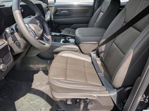 New 2025 Chevrolet Suburban High Country image 4