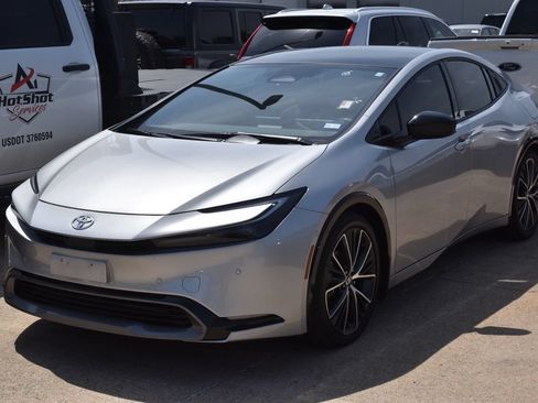 Used 2025 Toyota Prius Limited w/ Limited Premium Package FWD image 2