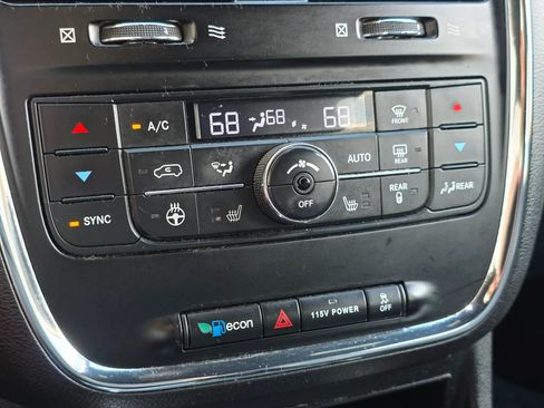 Used 2017 Dodge Grand Caravan GT image 25