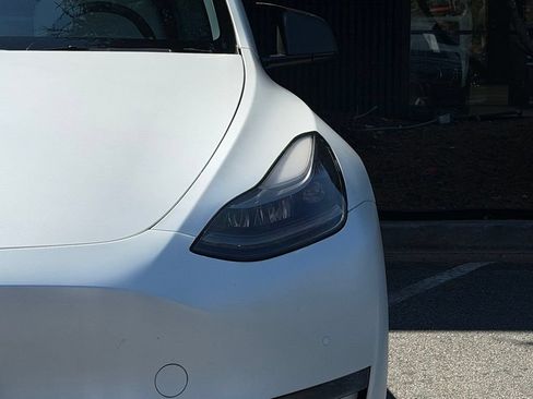 Used 2022 Tesla Model Y Performance AWD/4WD image 5