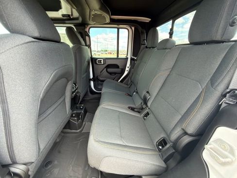 New 2026 Jeep Gladiator Sport AWD/4WD image 24